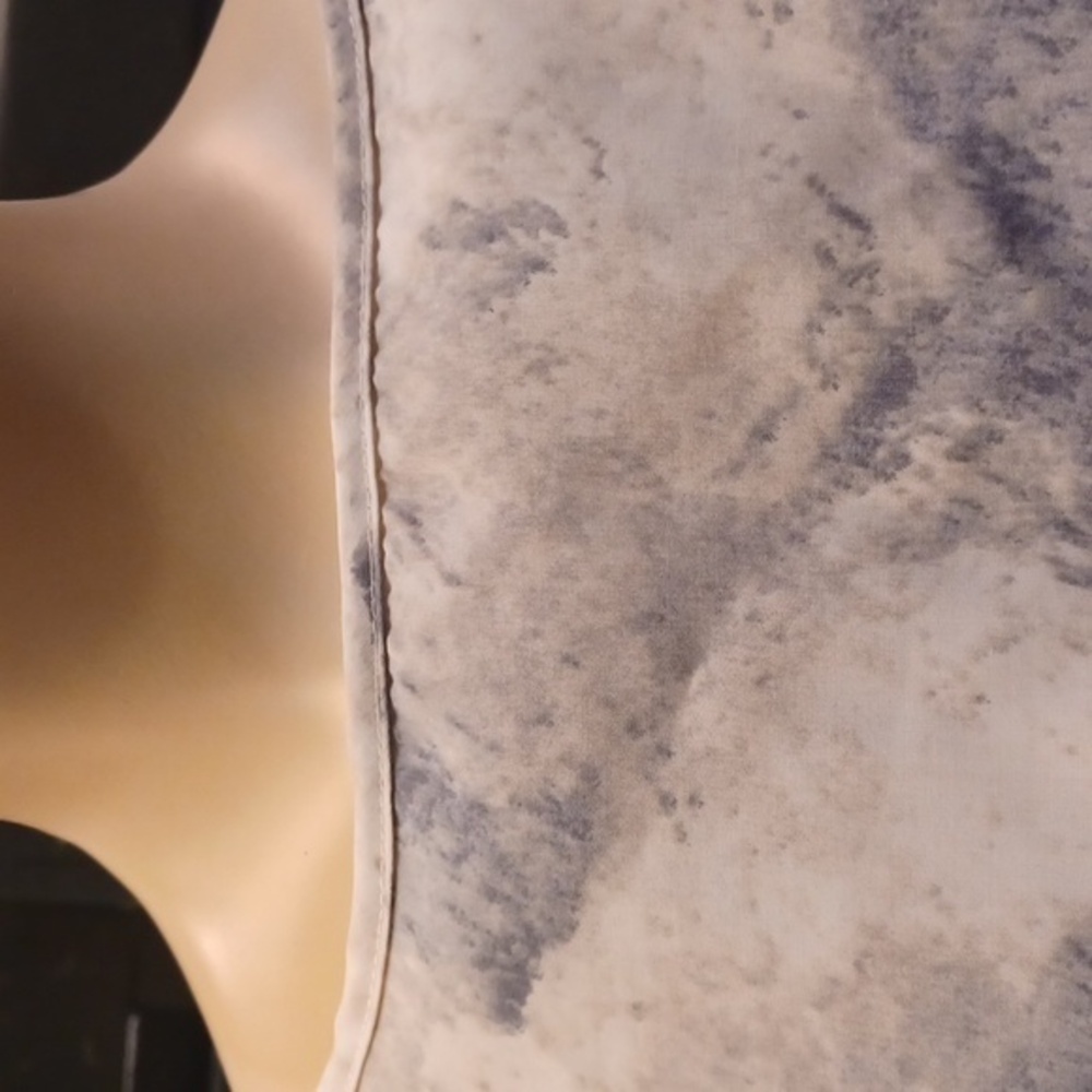 GILI Women's Marble Look Top -EUC - Size Sm but fits loosely like Med - Picture 3 of 7